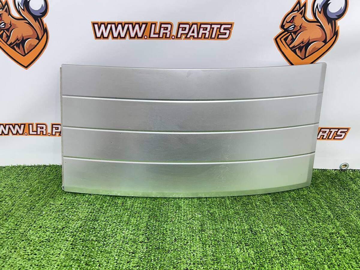 LR116772 Listwa drzwi przednia prawa listwa skrzelowa Range Rover L405 (2013-2021) używana